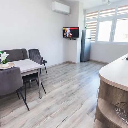 за гости боряна Μπουργκάς