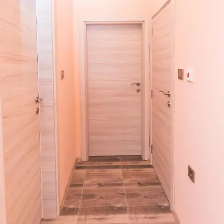 за гости боряна * Μπουργκάς