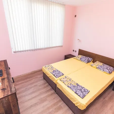 за гости боряна Apartment *