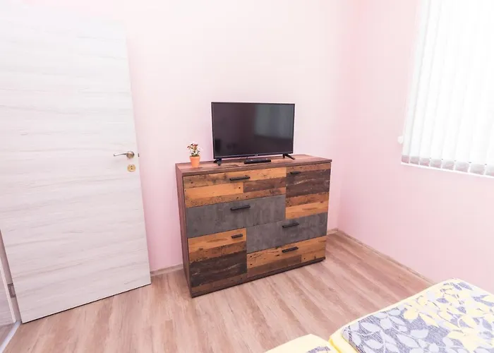 за гости боряна Apartment *